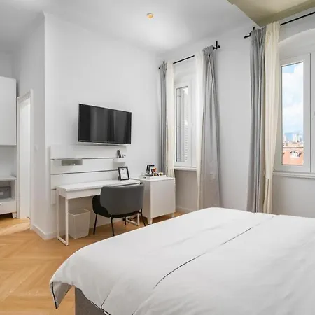 Lux White Rooms