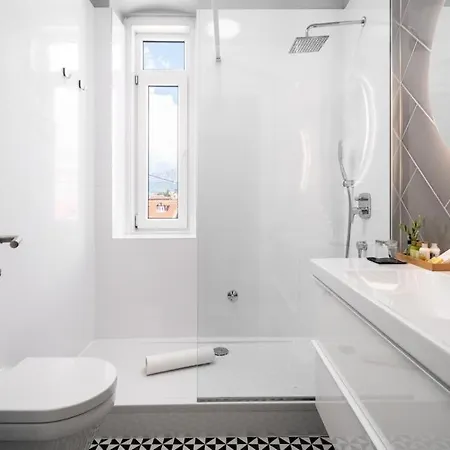 Lux White Rooms *